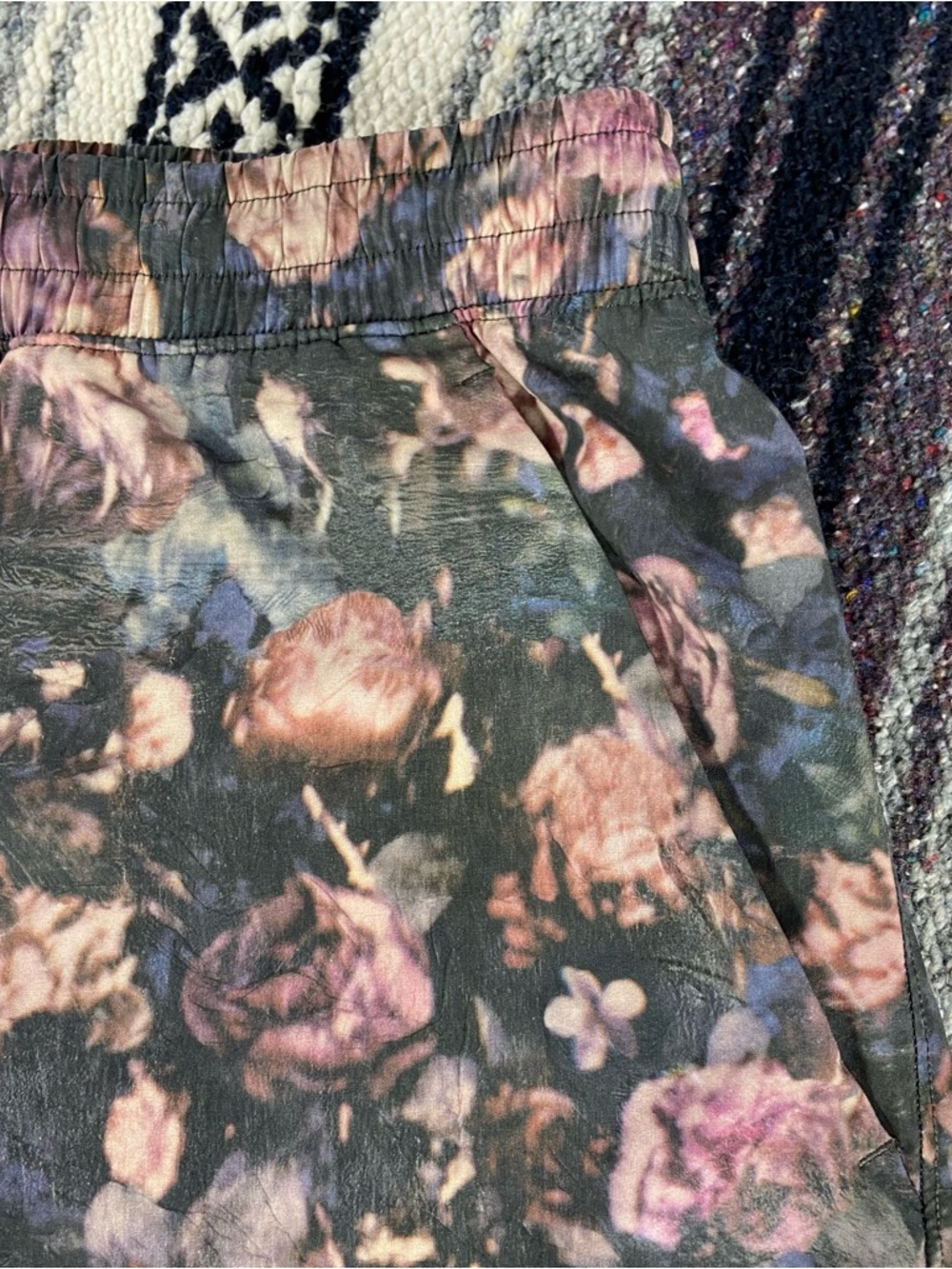 Lululemon Pace Breaker Shorts 7" Linerless Frosted Rose Mens Medium M Floral - Picture 6 of 12